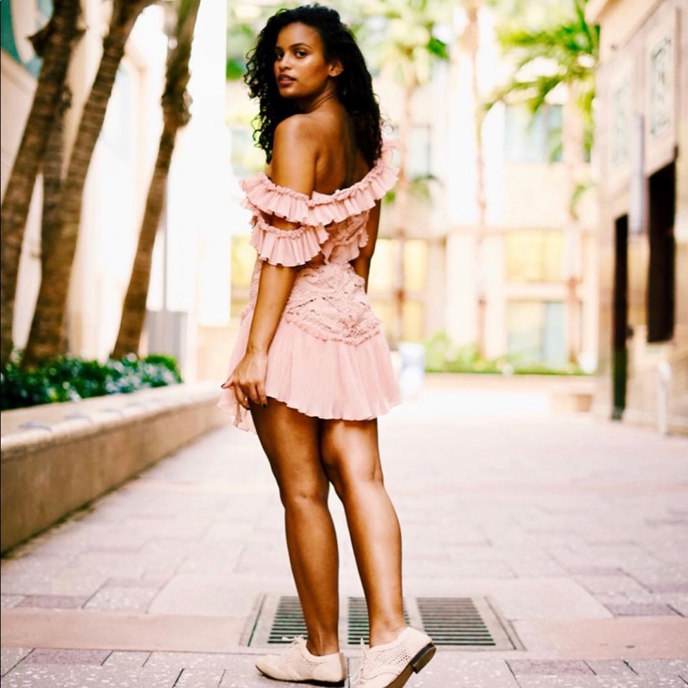 Romantic Ruffled Dress - Picture 3 of 8